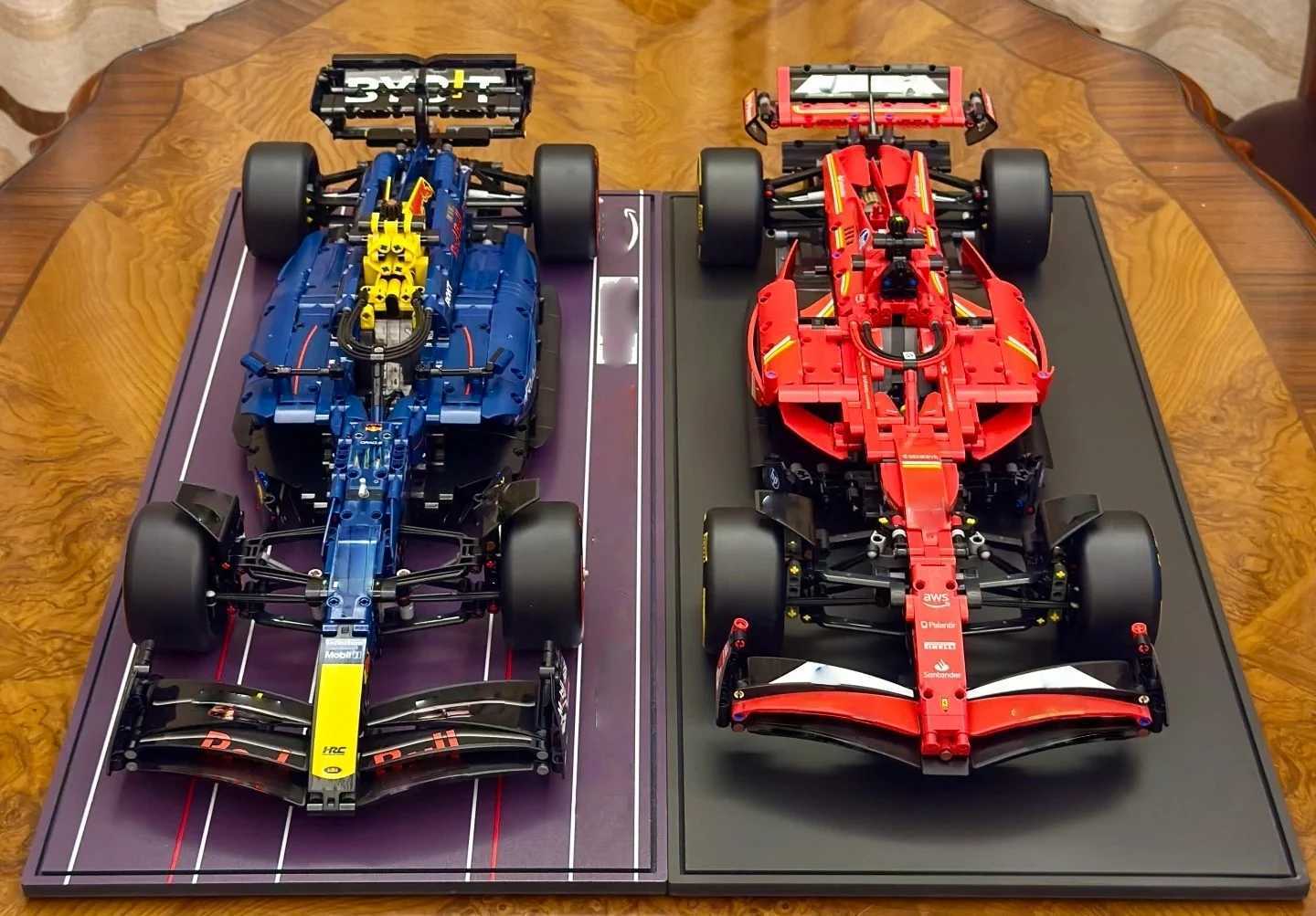 1361PCS Technical SF24 F1 42207 42206 Racing Car Model Kit Mechanical Set Building Block Model Red And Blue Birthday Toy Gift Z251008