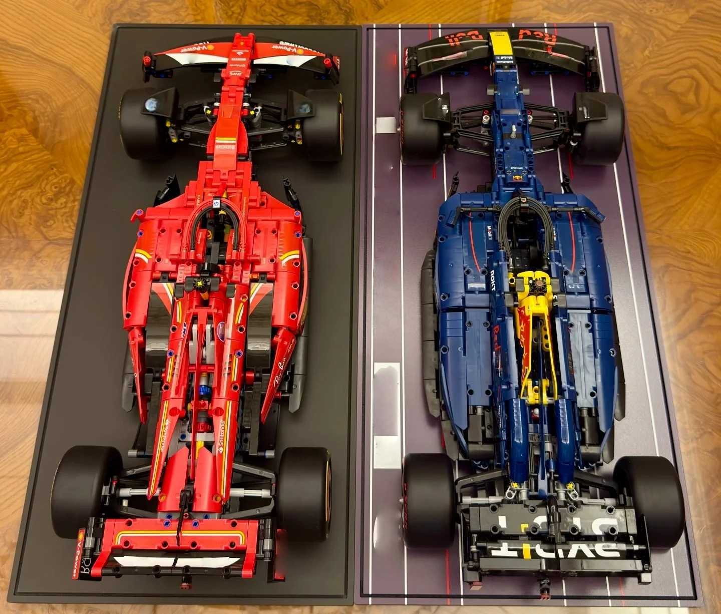 1361PCS Technical SF24 F1 42207 42206 Racing Car Model Kit Mechanical Set Building Block Model Red And Blue Birthday Toy Gift Z251008