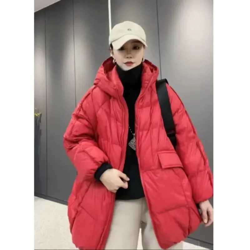 2025 New Winter Women White Duck Down Jacket Hooded Warm Oversize Puffer Coat Female Casual Loose Parkas Pocket OutwearT251105