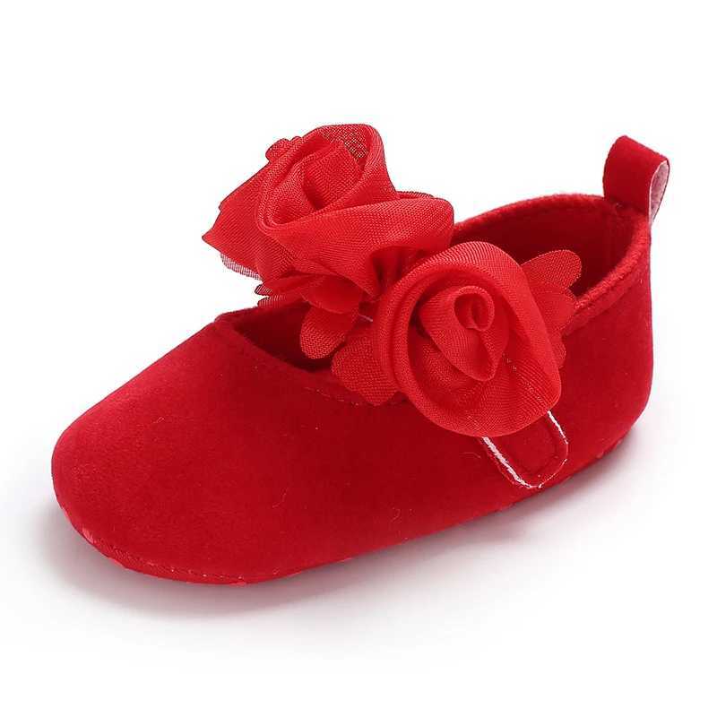 Baby Shoes Cute Baby Sweet Princess Style 01 Year Old Non slip Fabric Sole Newborn Red Holiday Walking Shoes 2023 New Ins Super C251008