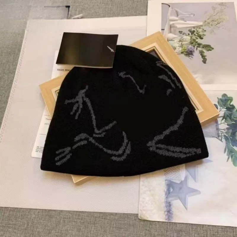 Designer Artery Brand Ancient Bird Patterncashmere Hats Outdoorautumn And Winter Warmth Cap For Men