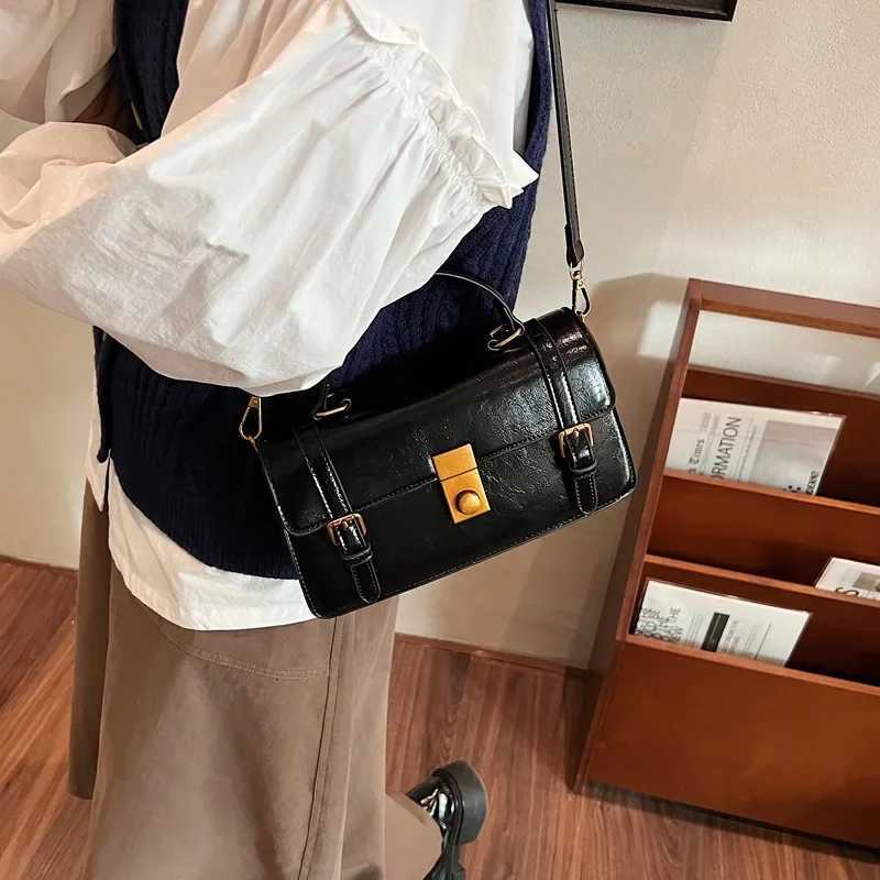 Designer New 2025 Wens Handbag High Grade Single Shoder Color Ctrast Square Bag All Mah Simple Crossbody Style Y251120