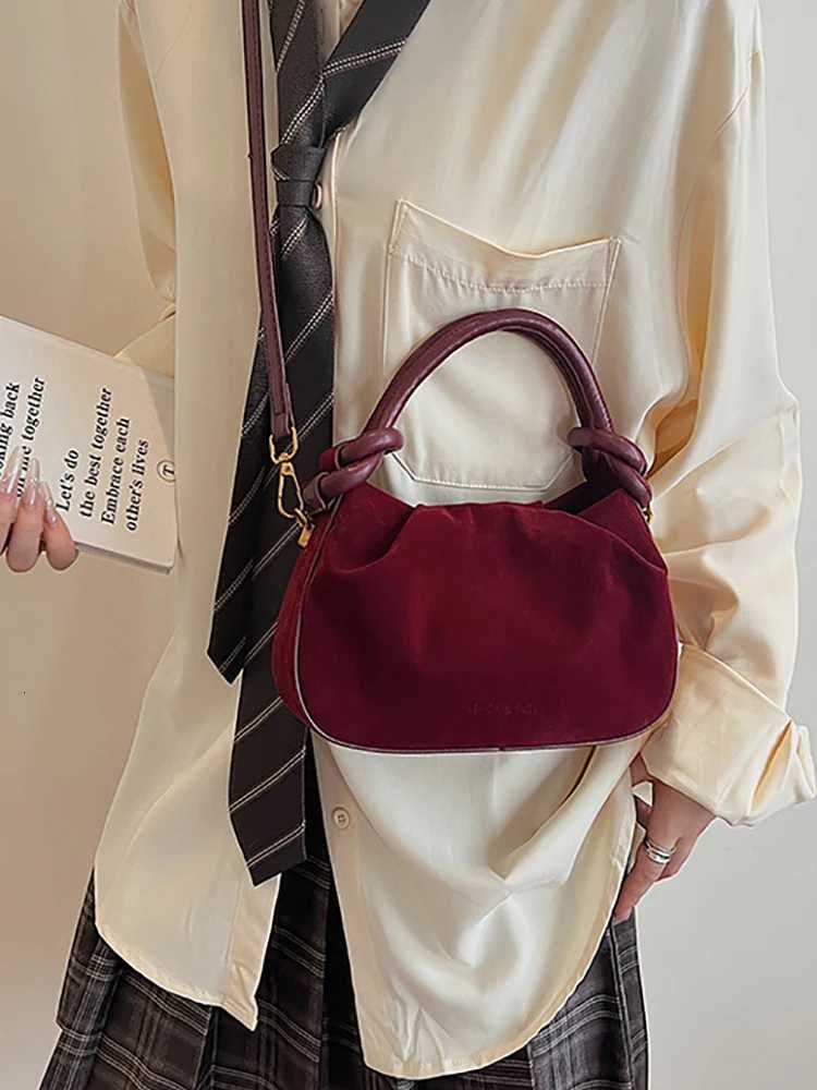 Designer Matte Wen Handbags 2025 New Letter Casual Shoder Bag Solid Color Cmuting Crossbody Bags Fem Versatile Square Pack1 Y251120