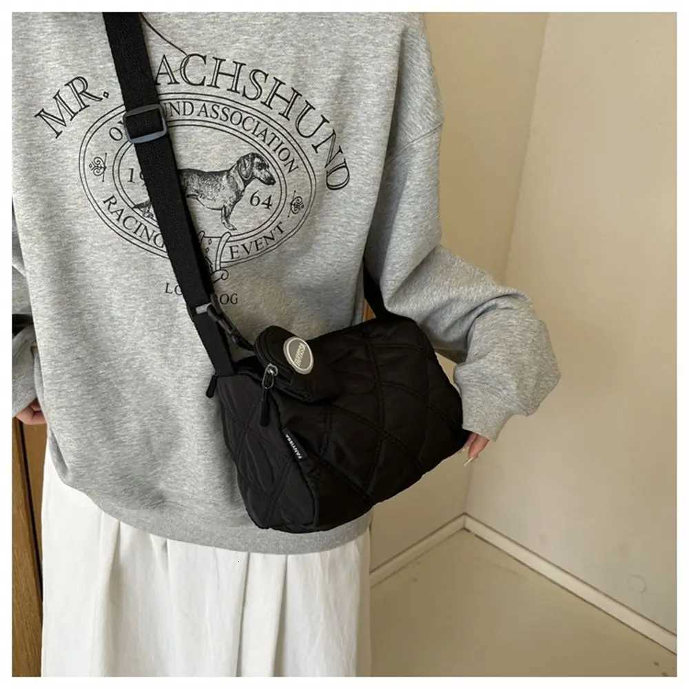 Simple Down Puffy Cotton Padded Quilted Shoulder Bags Puffy Solid Color Commute Bags Messenger Bag Women GirlsT251007