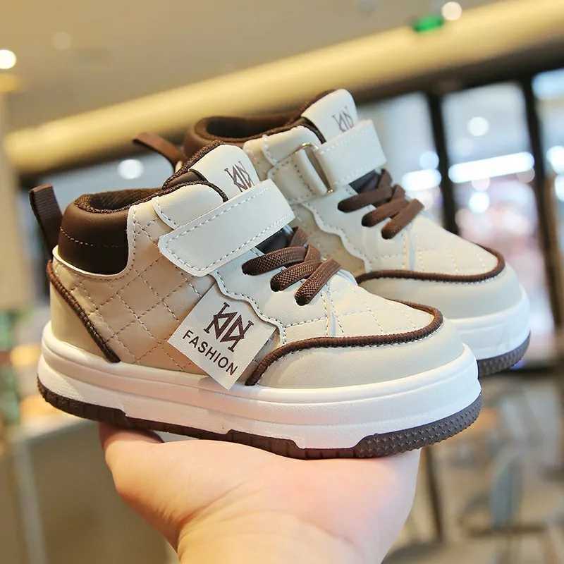 2025 new childrens high top sports with leather surface baby spring and autumn casual shoes H260130