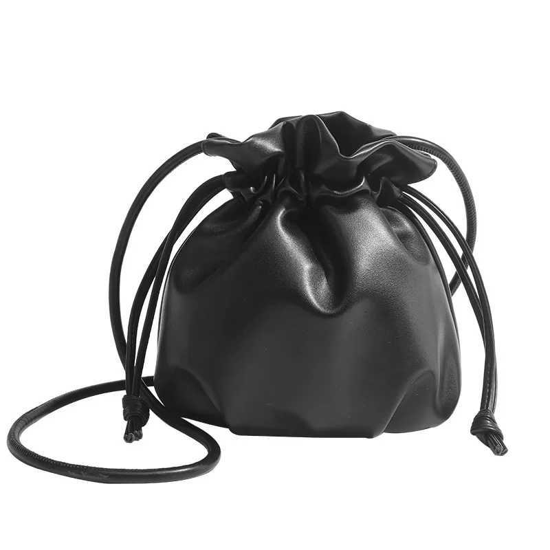 New simple pumping bucket bag female commuter Female bags high sense niche Joker Crossbody Western fashion shoulder bagT251007