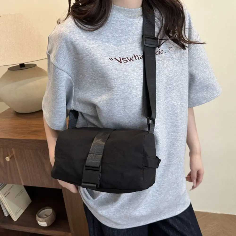 Portable Korean Crossbody Toast Bag High Capacity Zipper Buckle Shoulder Bag Lightweight Solid Color Commuting Bag HandbagT251007