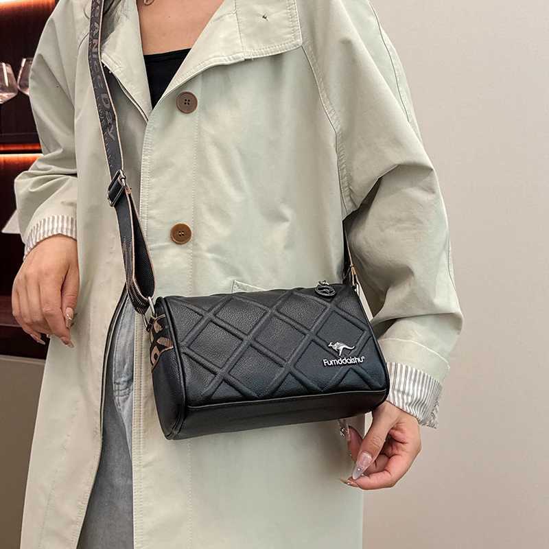 2025 New Womens Small Tote Bag Fashionable Crossbody Bag Trendy PU Shoulder Bag Womens Wide Strap PillowShaped HandbagT251007