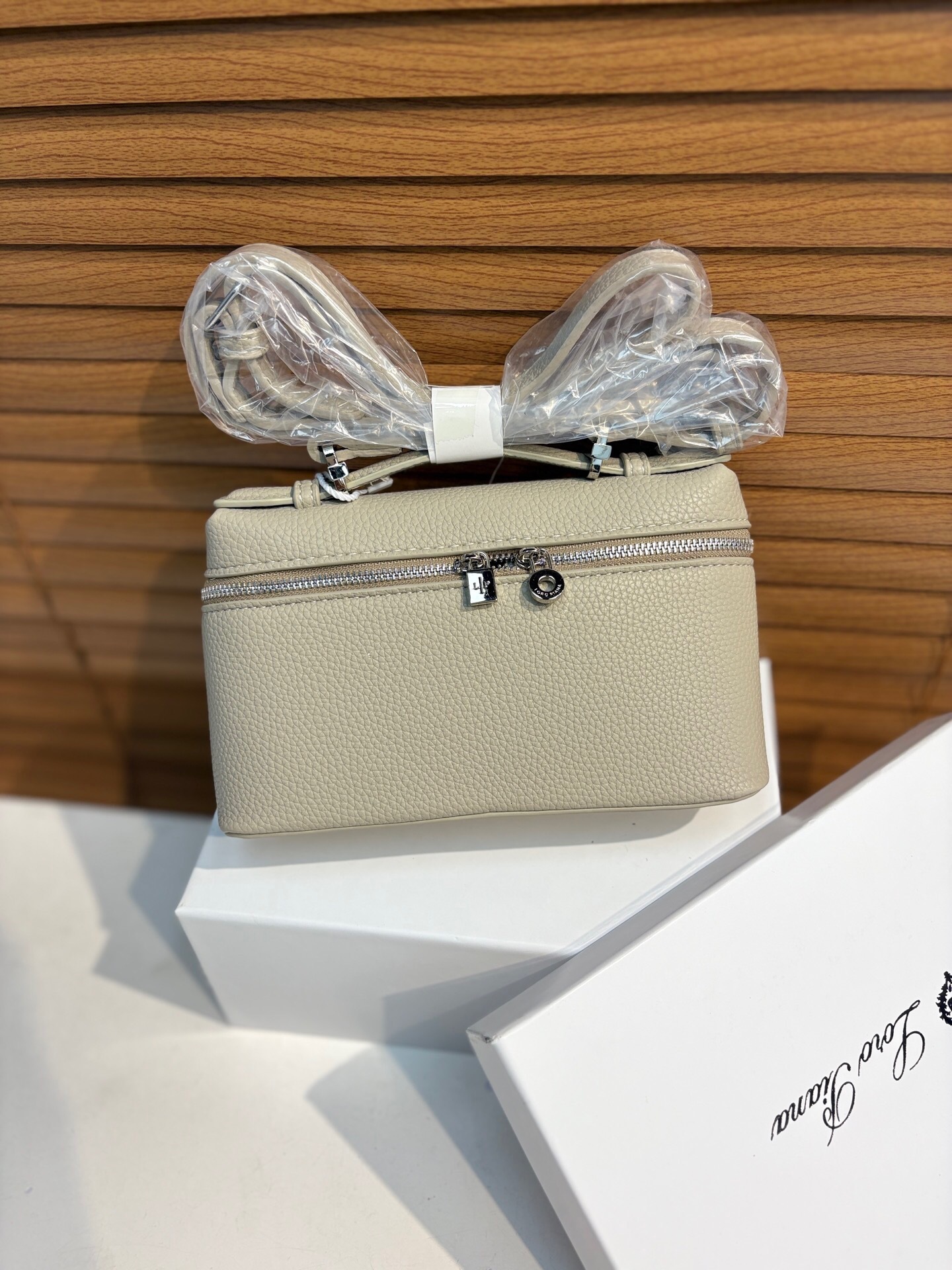Luxury Bag Cross-border Hot-selling Lunch Box Bag For Women 2025 New Designer Bag Textured Crossbody Small Bag Versatile Commuting Handbag Shoulder Ba