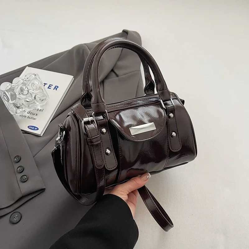 Designer LEFTSIDE Small PU Leather Shoder Bags for Wen 2024 Winter Y2K New Designer Trend Fem Tote Bag Lady Short Handle Handbags1 Y251120