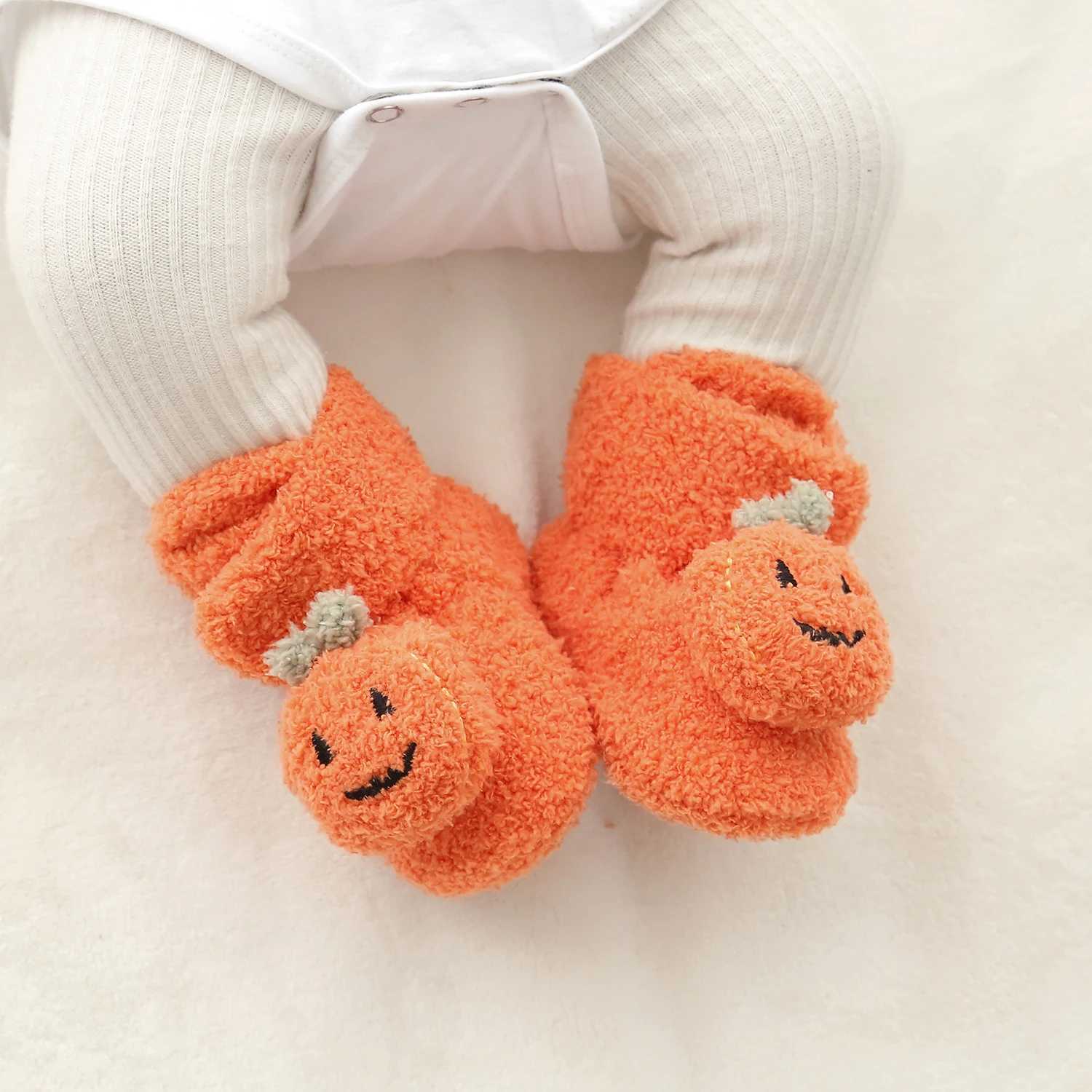 Baby Halloween Pumpkin Booties Infant Newborn Sock Shoes Winter Crib Shoes First Walkers Prewalkers C251008