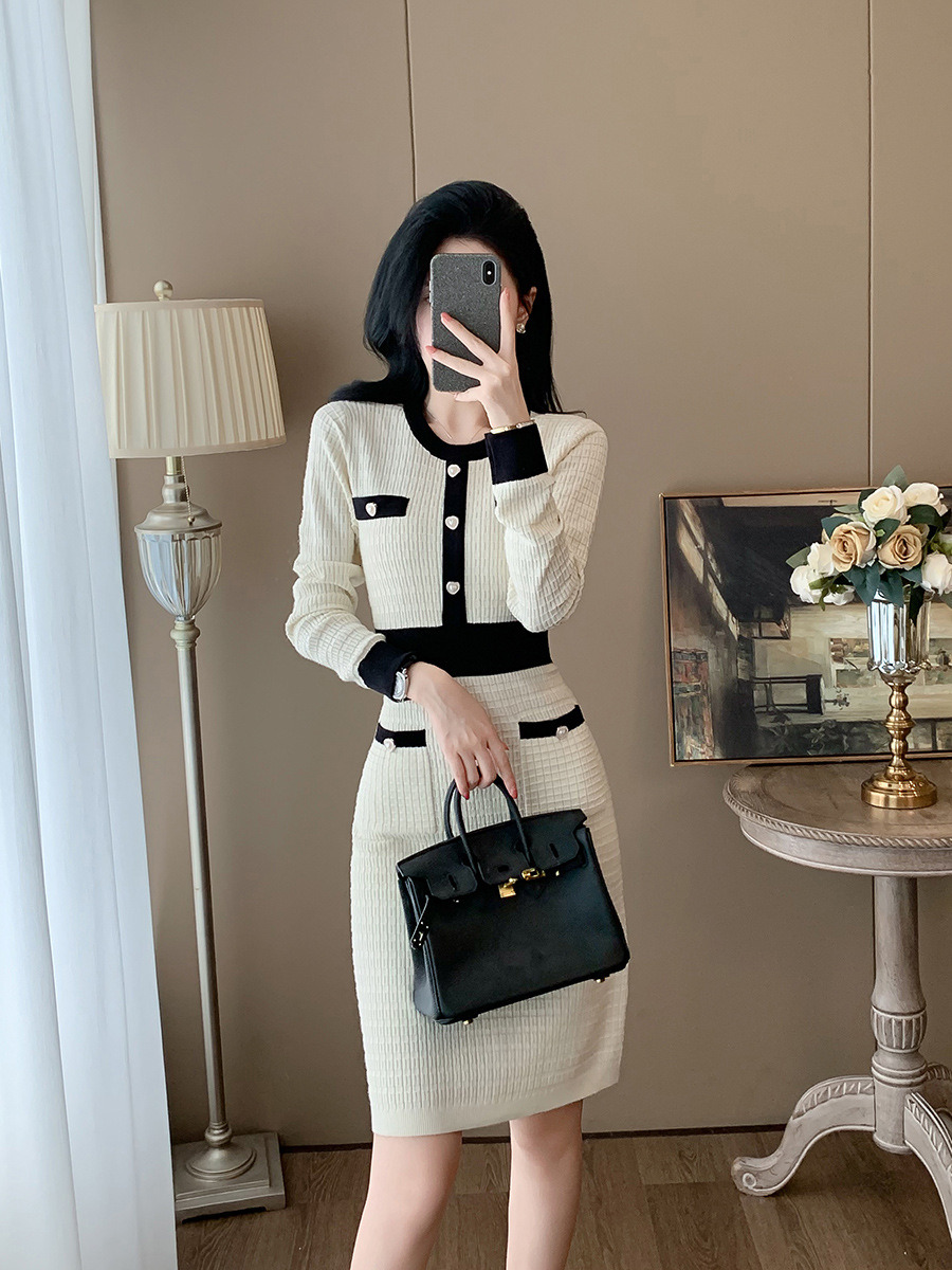 Chinese domestic small fragrant style knitted dress for women's autumn new style, mid to long length long sleeved high waisted bottom woolen dres