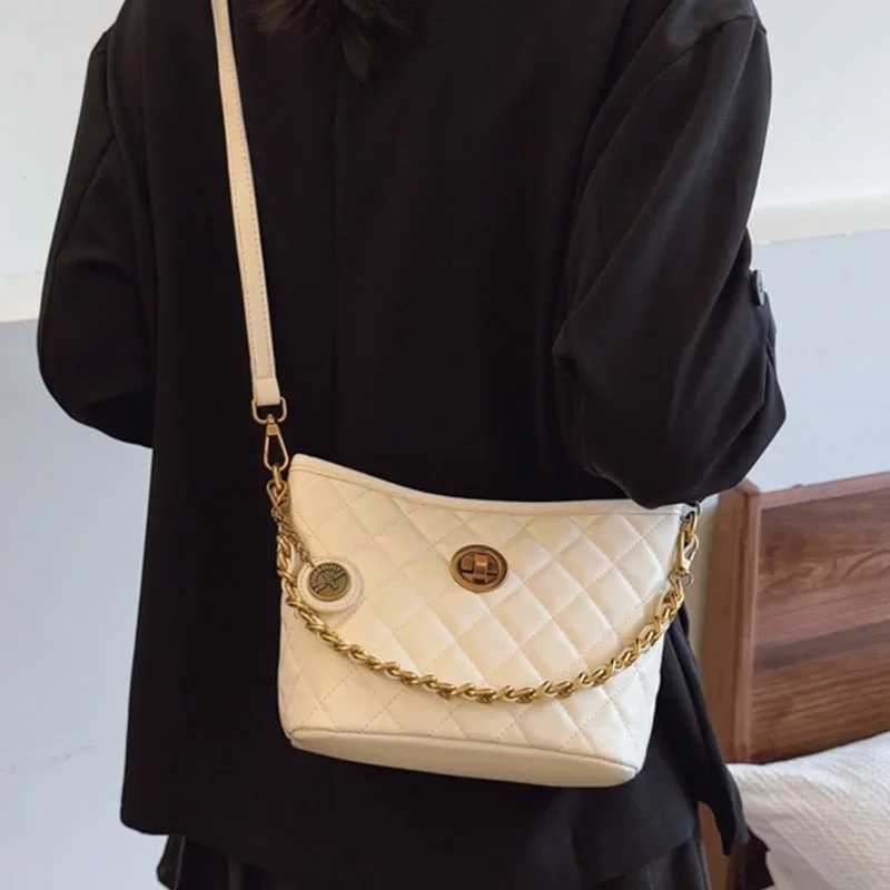 Designer New 2025 Wens Spring 1 Bag Fi Forward Niche Diamd Embellished Shoder Bag Spacious Stylish Y251120