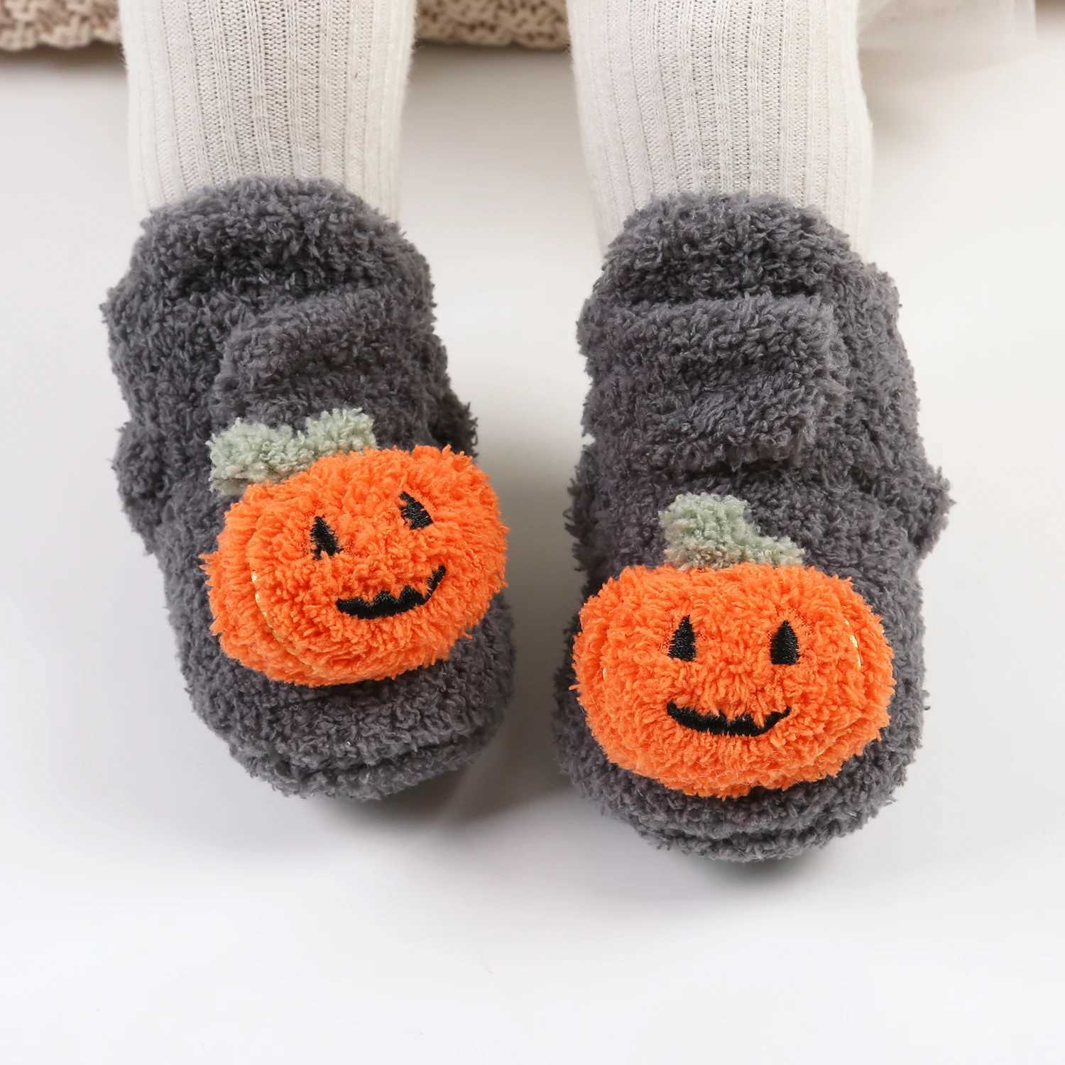 Baby Halloween Pumpkin Booties Infant Newborn Sock Shoes Winter Crib Shoes First Walkers Prewalkers C251008