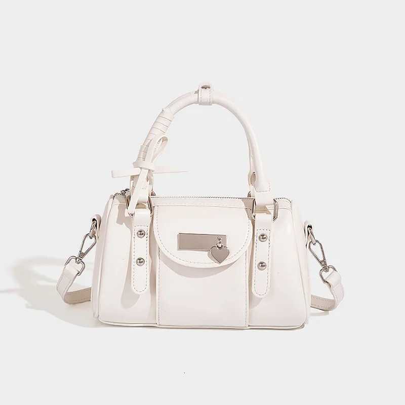 Designer 2025 Highend Bost Largecapacity Wens Fi Niche Design Spring and Summer Messenger Portable Messenger Bag1 Y251120