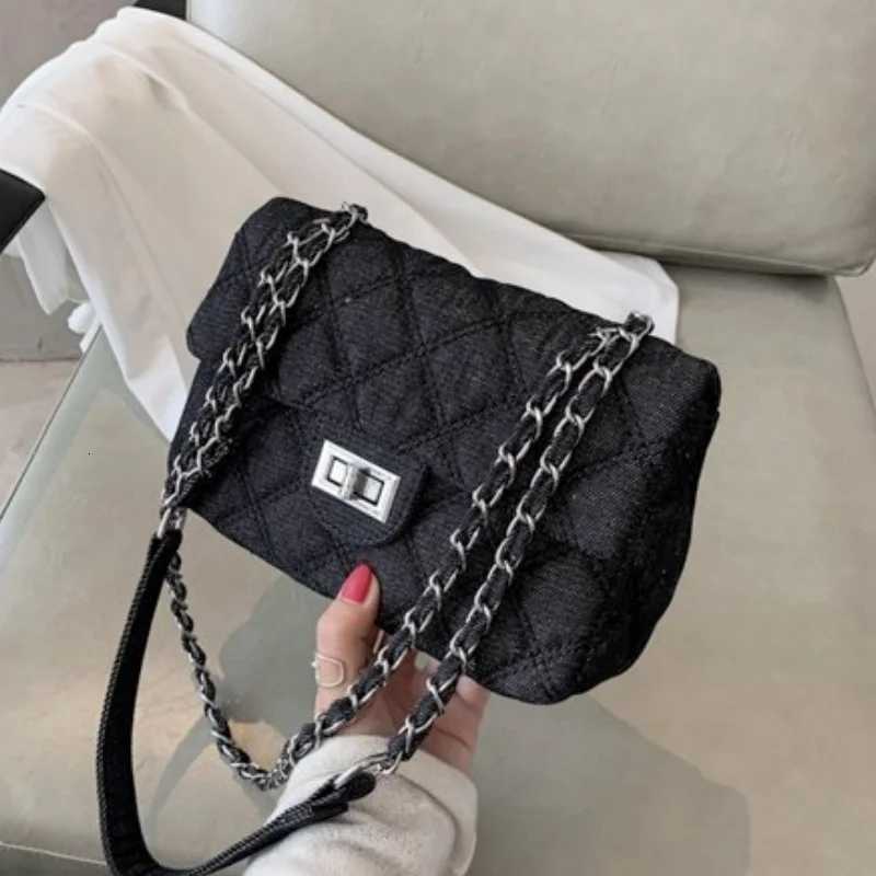 Womens denim fashionable chic simple Y2K shopping commuting shoulder bag crossbody bag flip bag messenger bagT251007