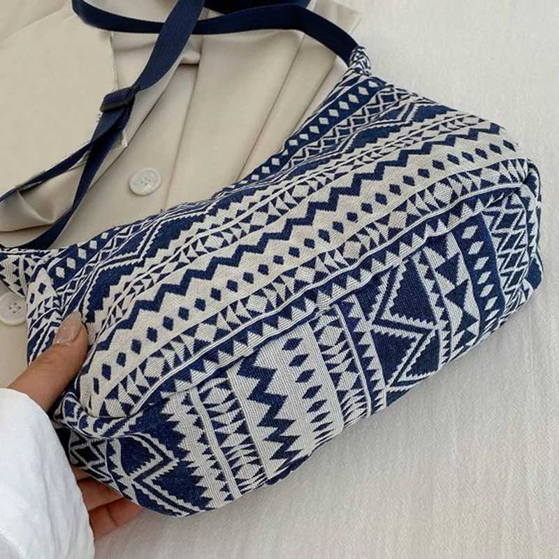Neutral style tote bag for men and women featuring ethnic style New arrivals for spring and summer Single shoulder bag FashiT251007