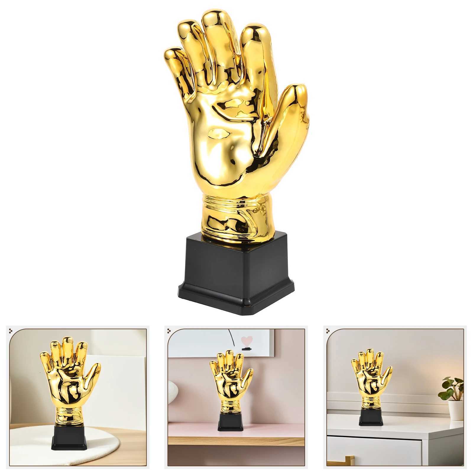 Gold Gloves Soccer Goalkeeper Trophy Award Football Cpetition Trophy Small Plastic Trophy Prize For School Matches Celebration Y251008