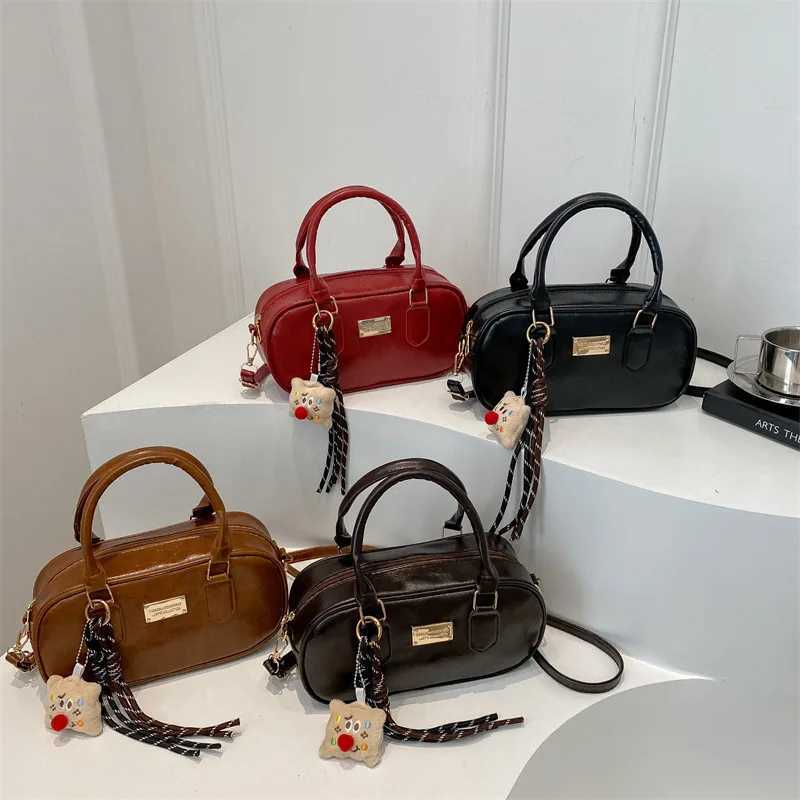 Designer Solid Color PU Crossbody Bag Fi Texture Leather Wens Handbag New Versatile Simple Shoder Bag Small Square Bag Y251120