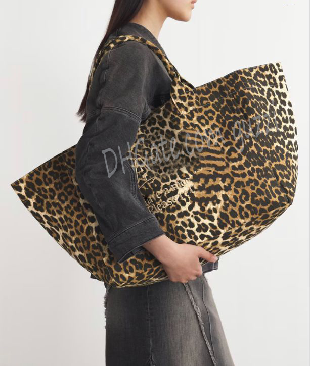 Leopard print bag Designer Bag shoulder Shopping Large Capacity Tote Summer Beach bags Casual Canvas Tassel Letter Underarm Cloth Shoulder