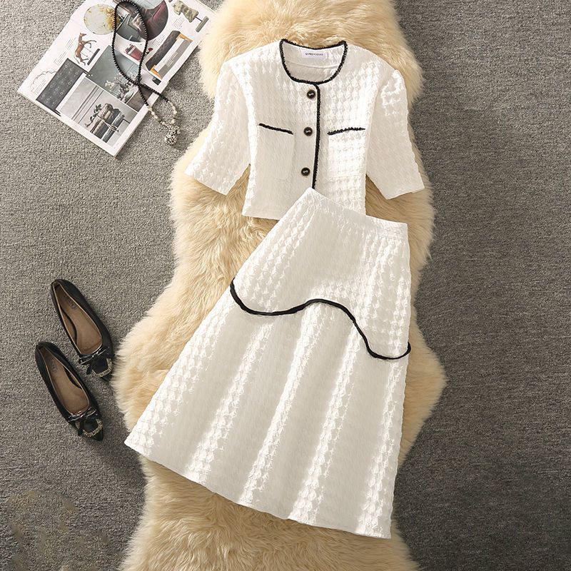 Women's Knits Tees Spring Summer Fashion Small Cute Elegant Sweet Skirt Suit Long Sleeved Short Coat Top A-line 2-piece Set 221117