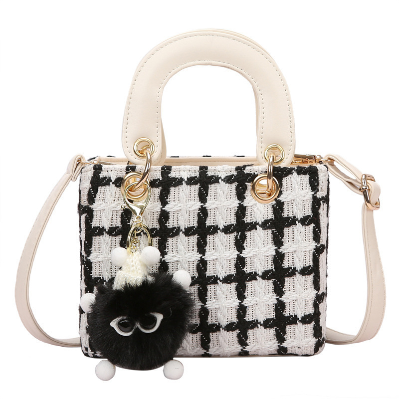 Small niche design popular wool bag autumn and winter bag new retro luxury bag elegant and trendy style women's handbag designer bag