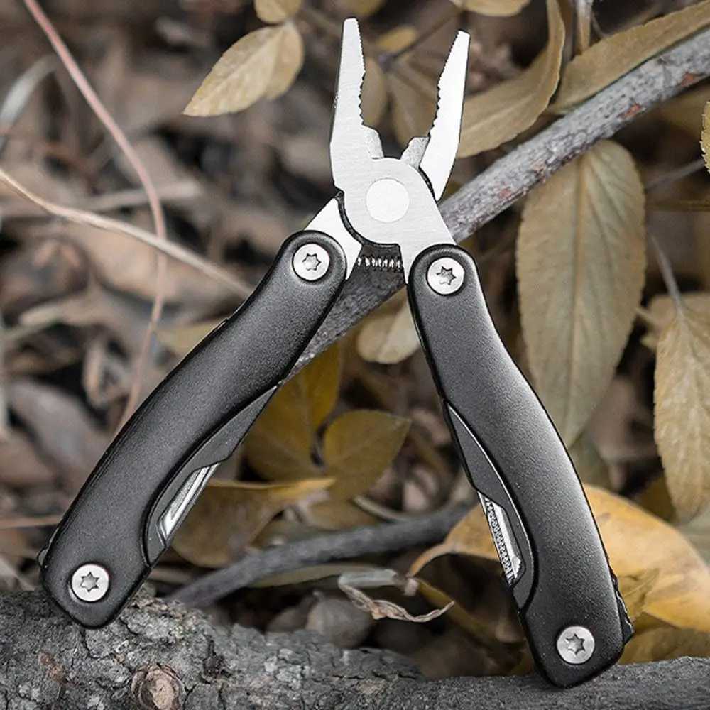 Stainless Steel Folding Pliers Mini Bottle Opener Combination Plier 12in1 Scissor Cutters Hand Tools Outdoor Camping Gears Kit J251121