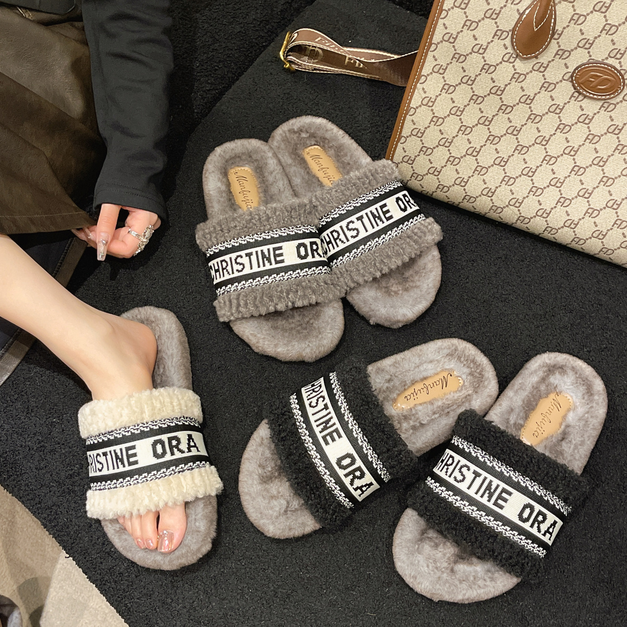 Free shipping designer slippers for womens flat slippers black grey beige Winter new fashionable and versatile flat slippers