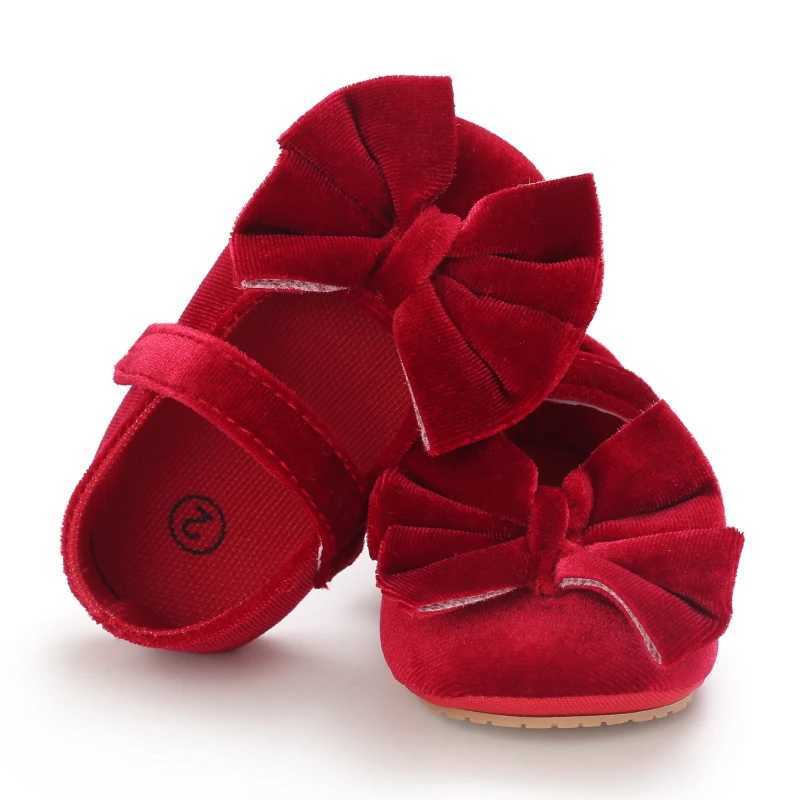 Newborn Babys Shoes Dont Fall Off Female Babys Walking Shoes Spring And Autumn Soft Rubber Soled Princess Shoes C251008