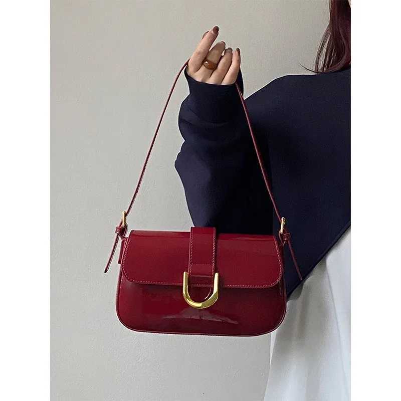 Vintage wine red horseshoe buckle fashion tote armpit bag crossbody bagT251007