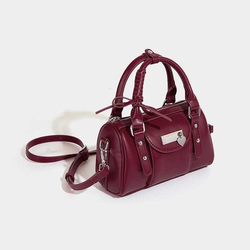 Designer 2025 Highend Bost Largecapacity Wens Fi Niche Design Spring and Summer Messenger Portable Messenger Bag1 Y251120