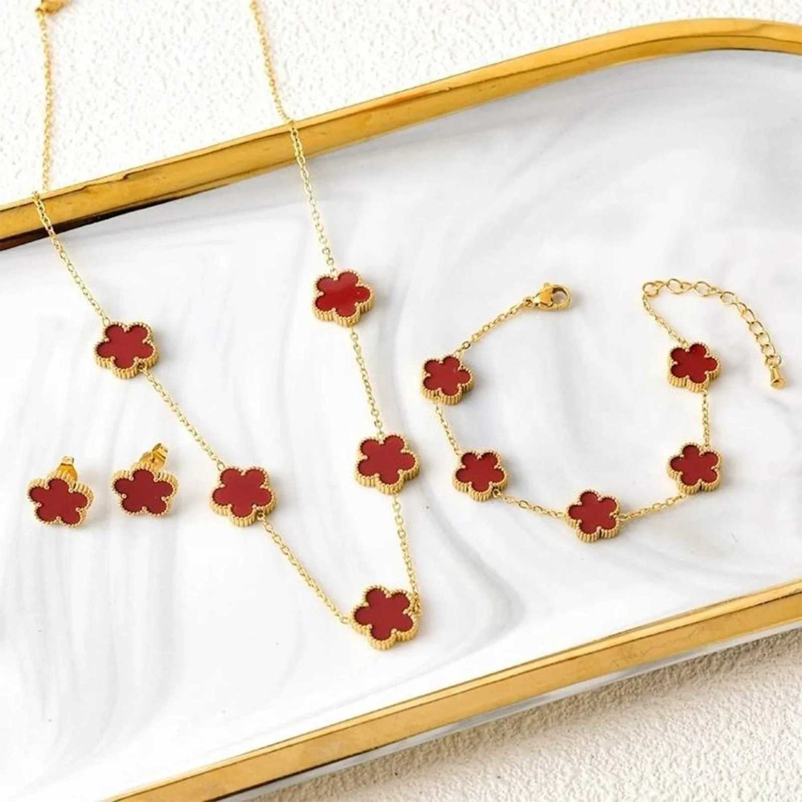 Jewelry fiveleaf stainlESS steel Bracelet Necklace Earrings Jewelry set luxurious high quality party giftsT251007