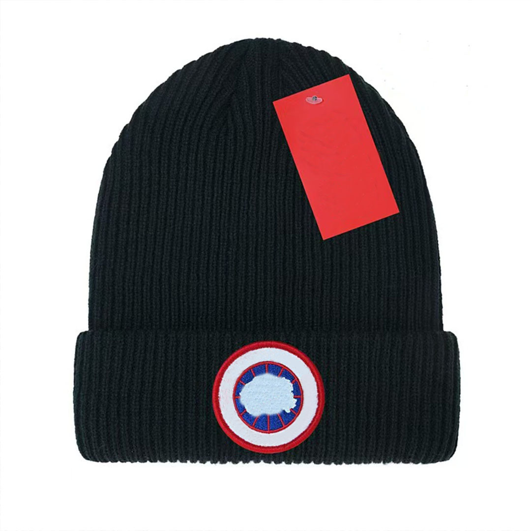 Fashion classic designer men's and women's brimless hats for autumn and winter travel windproof hats warm knitted hats for outdoor travel and leisure couple's wool hats