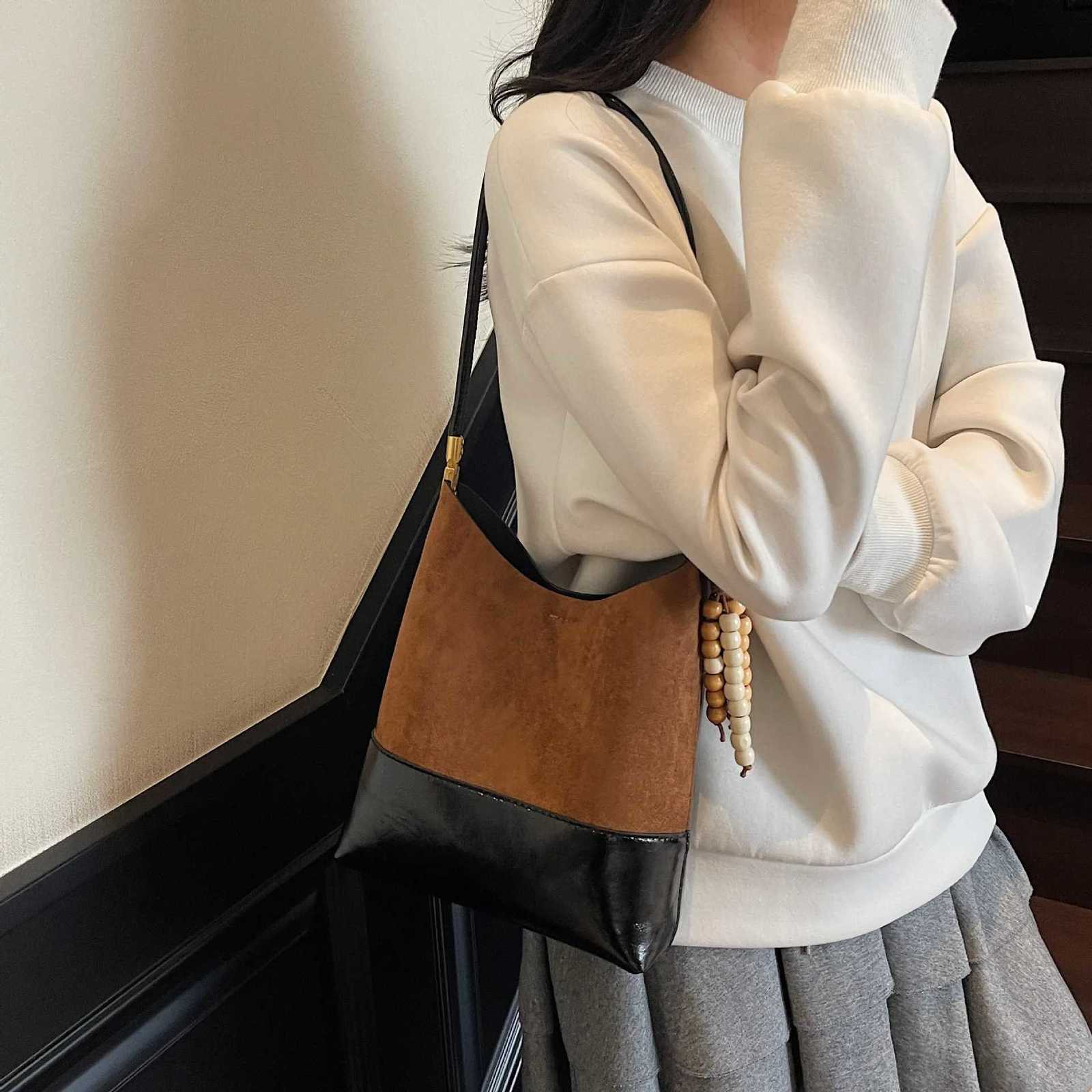 Designer Suede 1 Bag Wens 2025 New Bag Wens Highend Shoder Armpit Bag Cmuter Mother and Child Bag1 Y251120