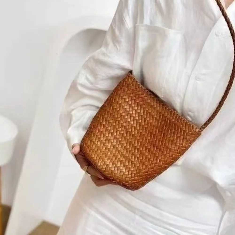 Imitation woven casual French bag 2025 new largecapacity trend single shoulder niche texture bucket bag fashionT251007