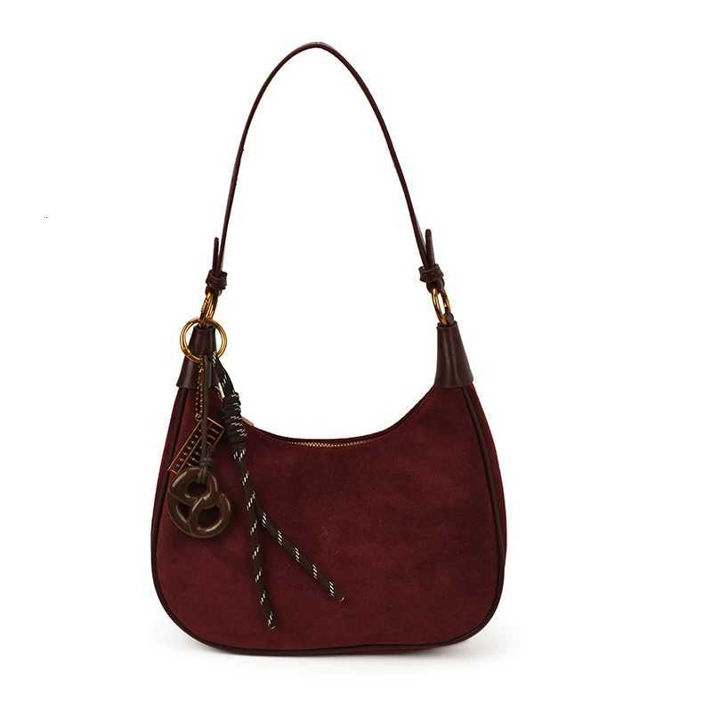 Designer Faux Suede Shoder Bag Large Underarm Bag with Pendant Crescent Bag for Wen Shopping1 Y251120