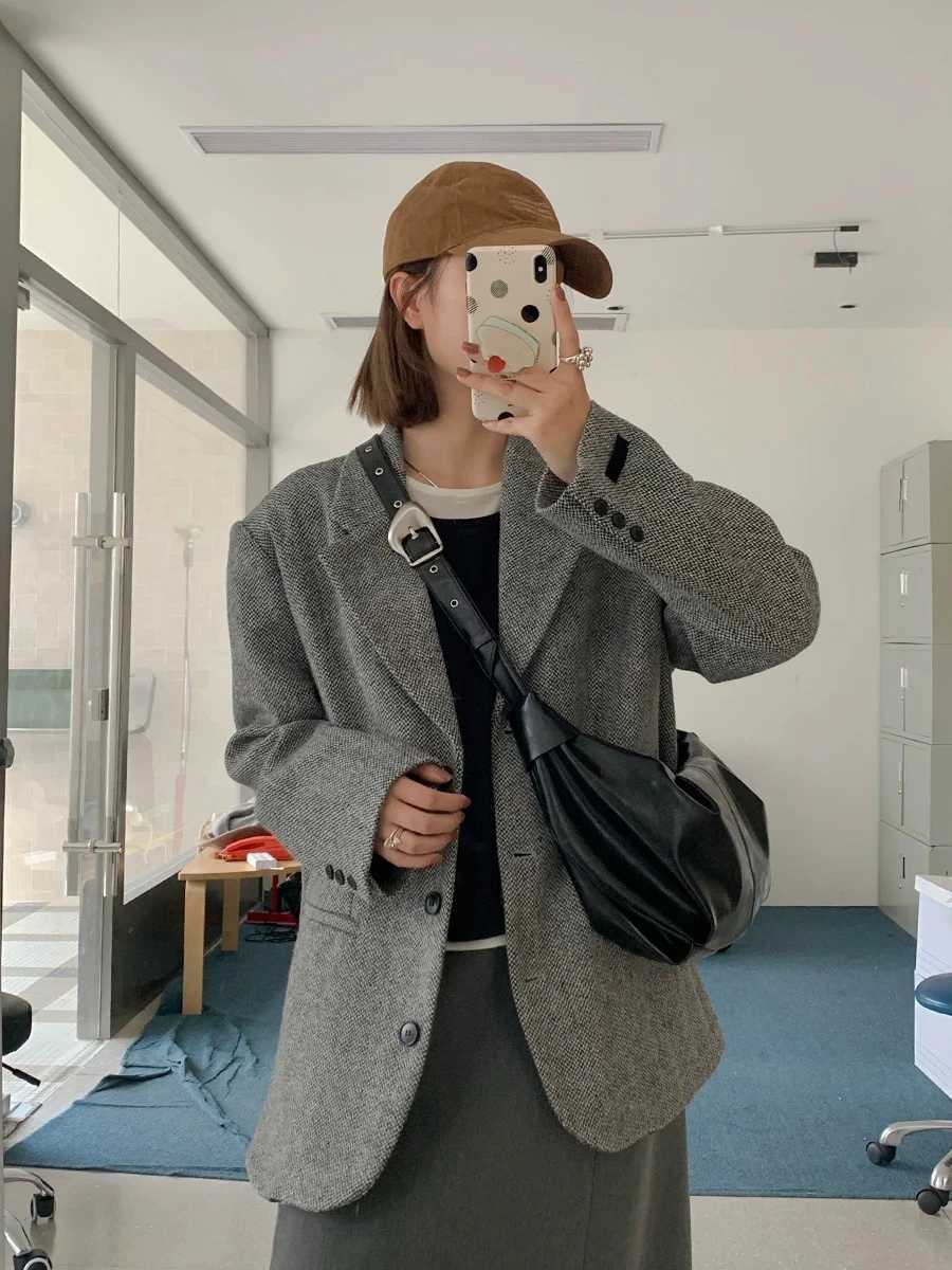 Designer Miyaga Korean Ins Large Capacity Soft Leather Folded Style Bags Casual Versatile Horn Single Shoder Crossbody Bag Y251120