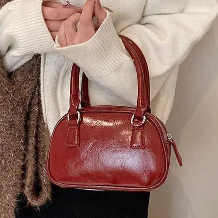 Designer Foreign trade crossborder small bag 2025 new wens bag spring and summer messenger bag portable small square bag1 Y251120