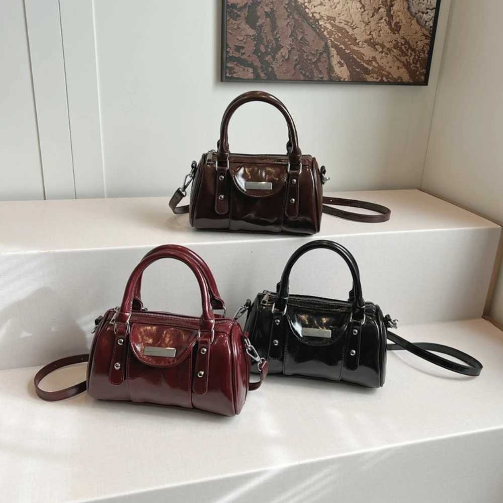 Designer Burgundy Mini Tophandle Bags For Wen Bright PU Leather Pure Color Shoder Crossbody Bags 2025 Lat Luxury Designer Handbag Y251120