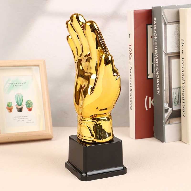 1XGolden Gloves Football Trophy Winner Gold Trophys Goalkeeper Gamesoccer Cpetition Adt Glove School Kids Awardtrophies Cup Y251008