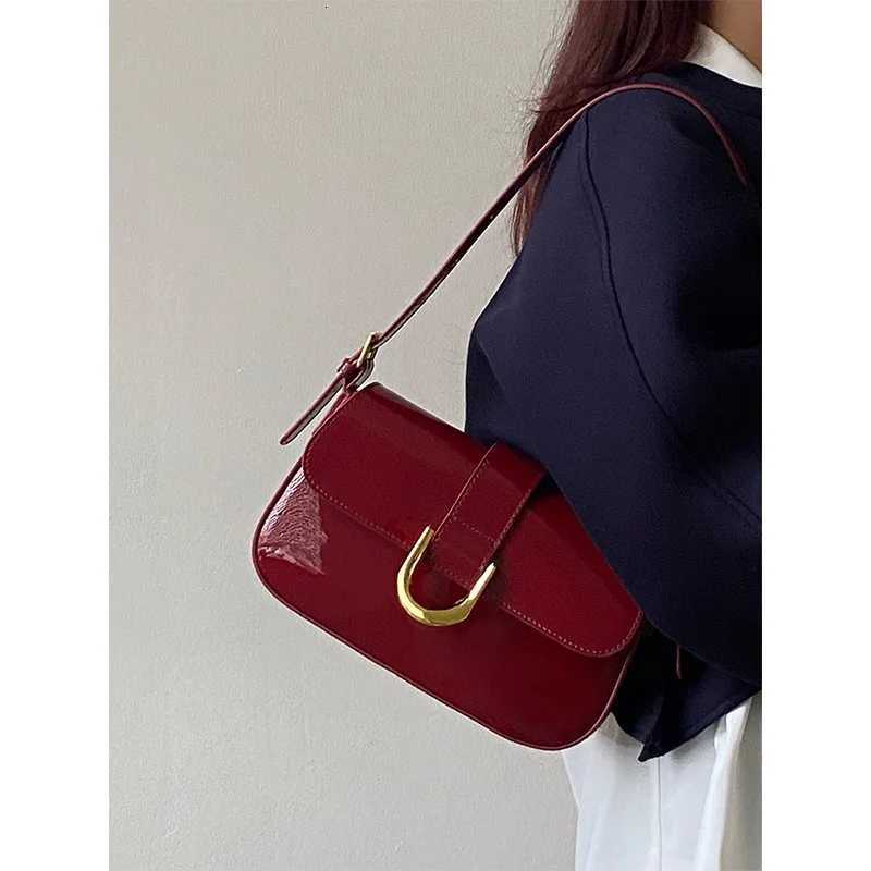 Vintage wine red horseshoe buckle fashion tote armpit bag crossbody bagT251007