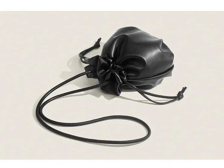 New simple pumping bucket bag female commuter Female bags high sense niche Joker Crossbody Western fashion shoulder bagT251007