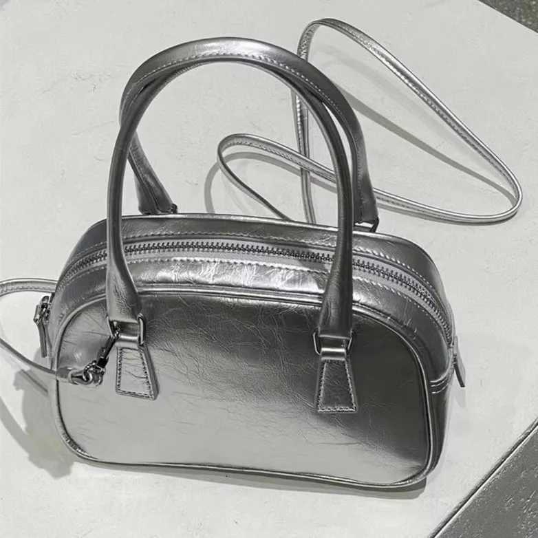 Designer Foreign trade crossborder small bag 2025 new wens bag spring and summer messenger bag portable small square bag1 Y251120