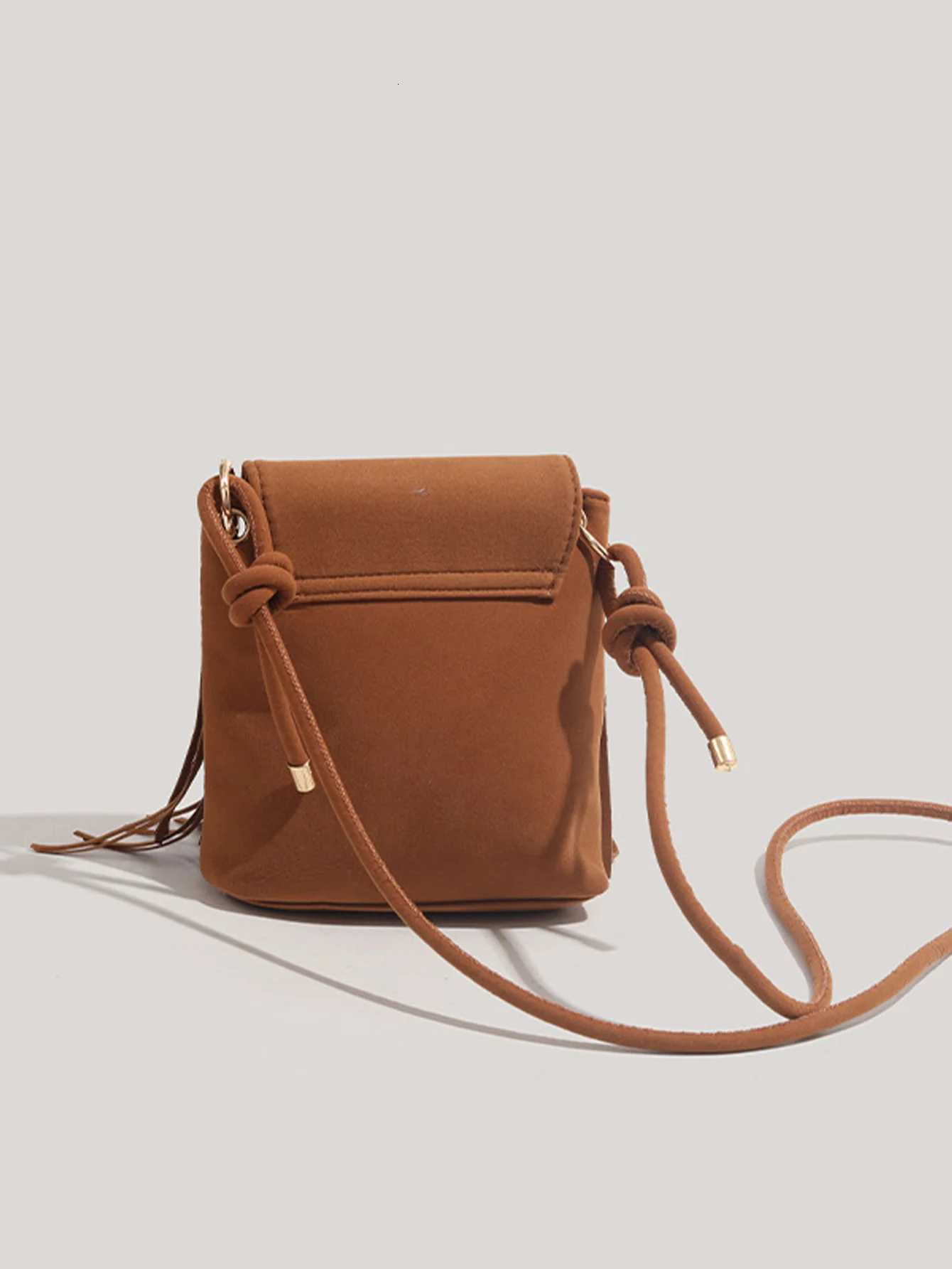 Niche fashion and simple design Saimian tassel oneshoulder retro suede ethnic style crossbody bag daily versatile travelT251007