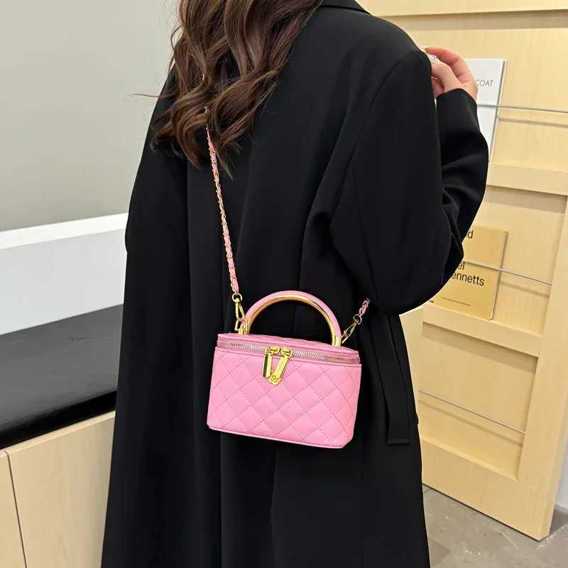 Designer Elegant Vintage Inspired Shoder Bag Luxury Leather Crossbody Messenger Square Sahel Design For Wen Party Casual Outfit1 Y251120