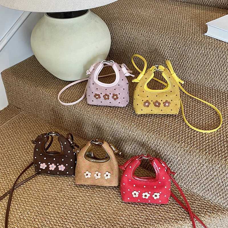 Designer 2025 Fi PU Crossbody Bags High Quality Stylish Design Portable Sewing Thread Flower Decorati Shoder Bags for Wen Y251120