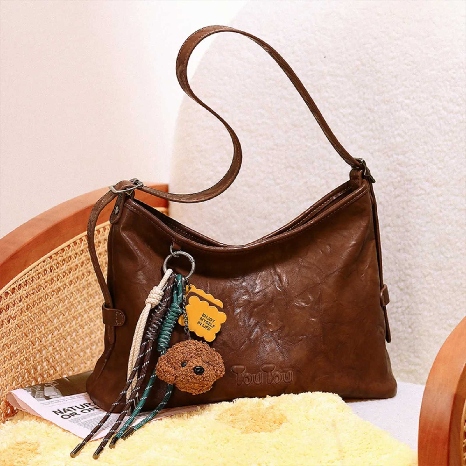 Designer TOUTOU Single Shoder Crossbody Bag Wen Christmas Gift Imitating Vegetable Tan Tote Bag Large Capacity Armpit Bag1 Y251120