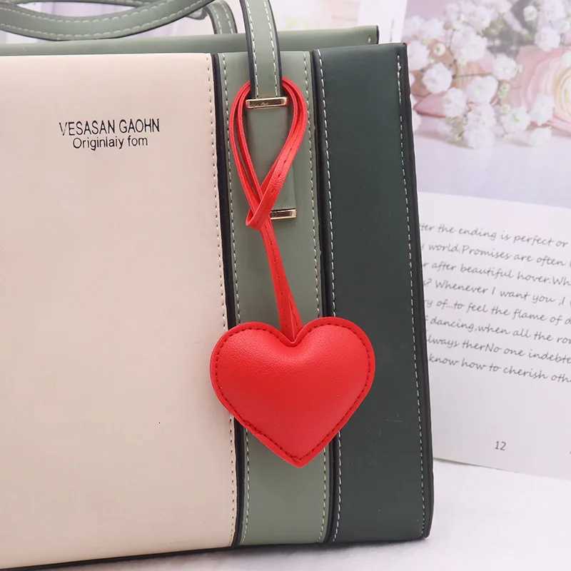 Peach Heart Keychain Leather Pink Red Love Cute Pendant Bag Charms Accessories Key Ring Gift for Women Girls Valentines Gift Z251007