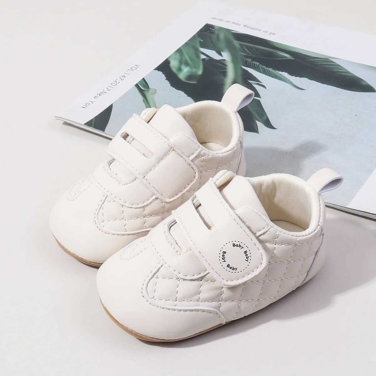 Spring And Autumn Baby Boys And Girls First Walking Toddler Shoes With PU Leather and TPR Sole C251008