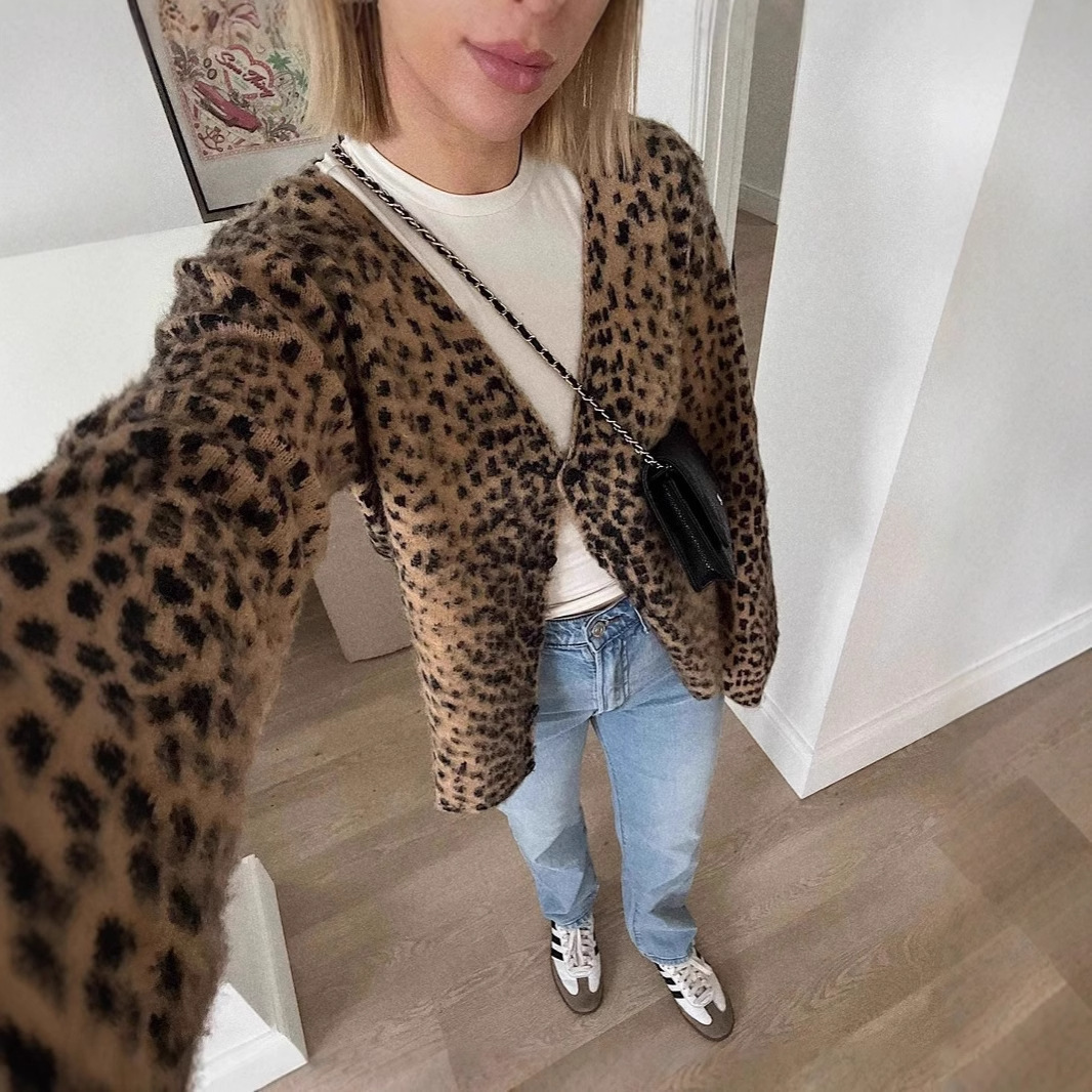 New Versatile American Style Leopard Print VNeck Knitted Cardigan Hot Girl Sweater Coat Soft Fuzzy 4146 240905